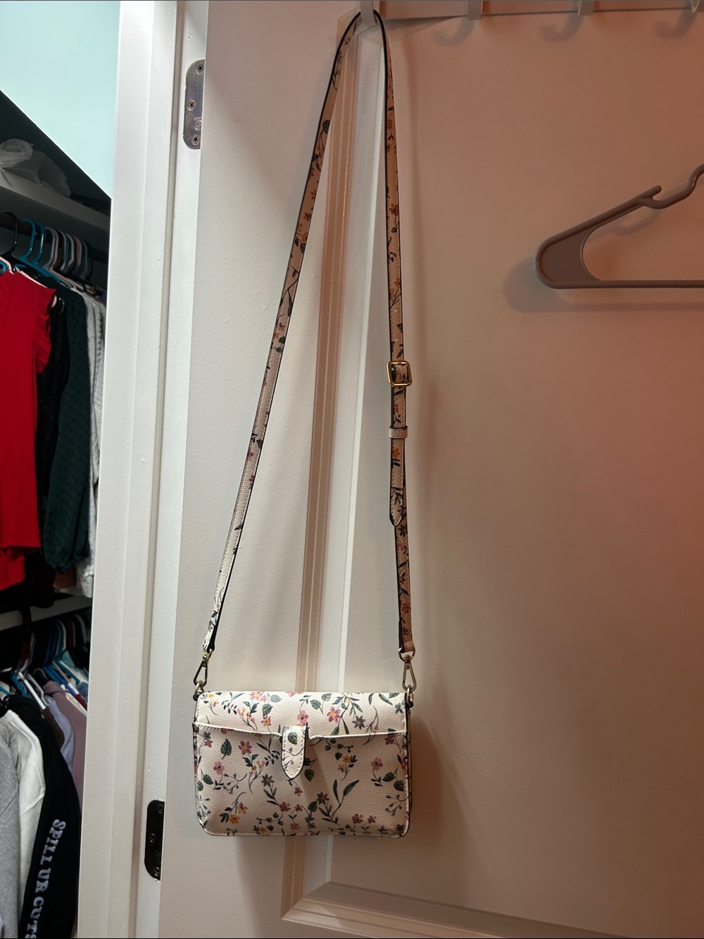 Floral Crossbody Bag in white - Picture 2 of 3